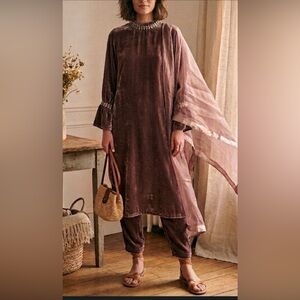 Luxury Hand-Embellished Pakistani Velvet 3-Piece Suit | Tailored Small